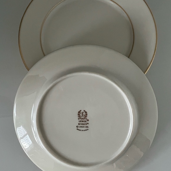 Set of 6 Lenox “Hayworth” Bread and Butter Plated 6-1/4” D with 24k gold trim - Picture 3 of 8